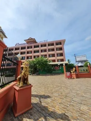 Rayong Lanna Hotel - Dış Mekan