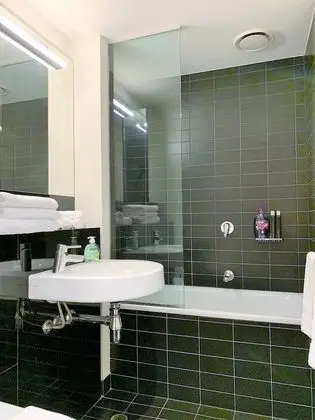 ReadySet Apartments on Collins - Banyo Tipleri