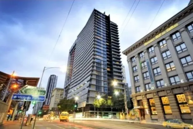 ReadySet Apartments at Liberty