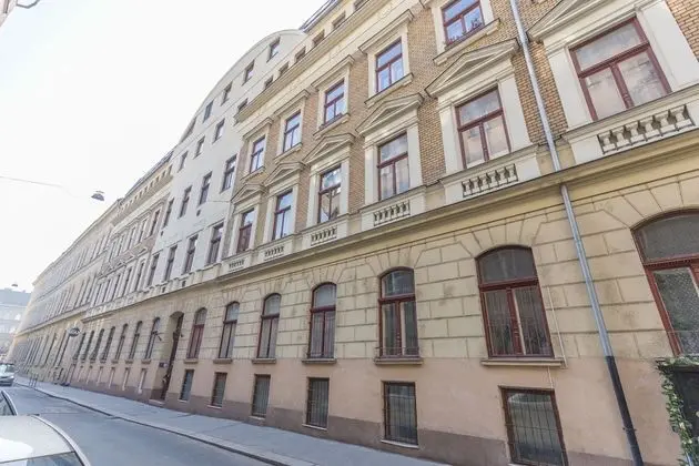 Real Apartments Hegedu