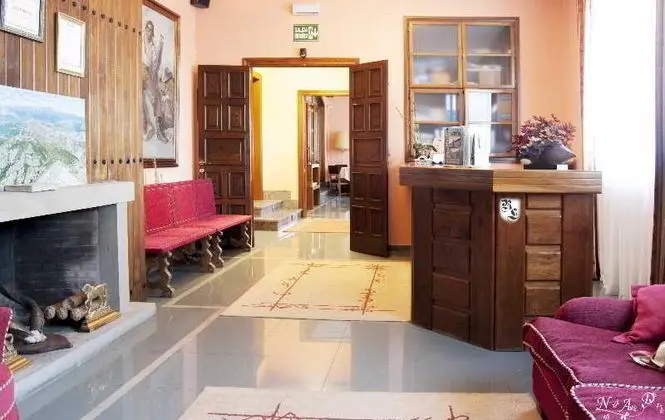 Real Hotel - Lobi