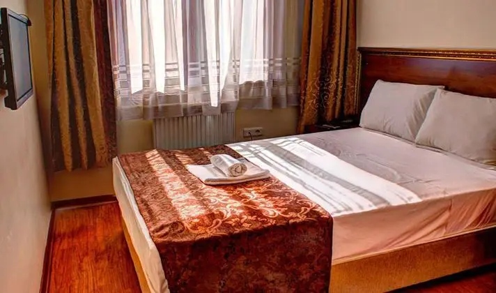 Hotel Real Life