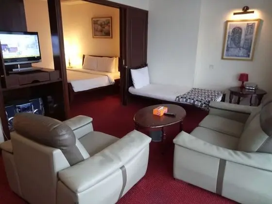 Real Point Suites at Times Square - Oda
