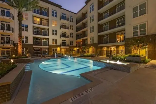 Recently Upgraded Downtown Great Amenities