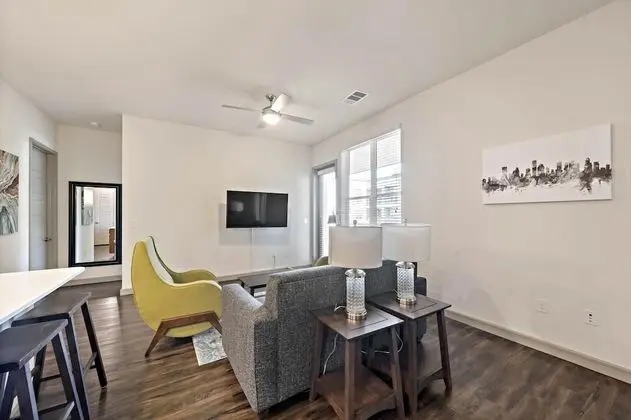 Recently Upgraded Downtown Great Amenities - Oda