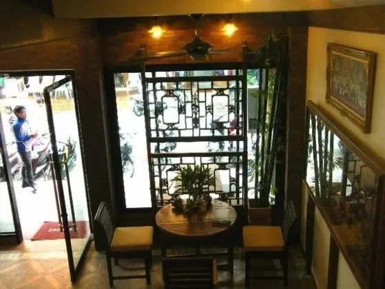 The Red Balcony Inn - İç Mekan