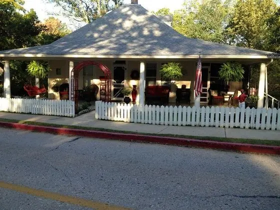 Red Bud Manor