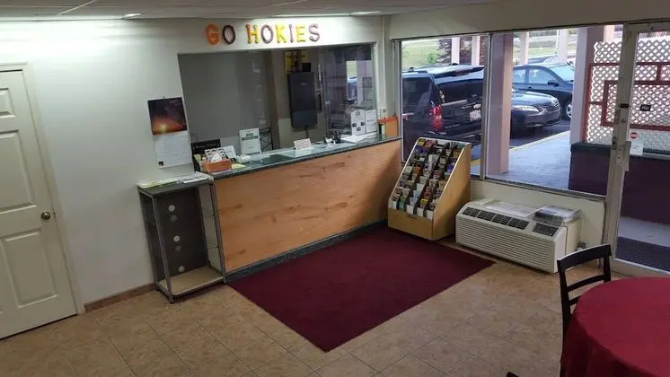 Red Carpet Inn Blacksburg - Lobi