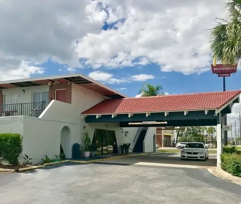 Red Carpet Inn
