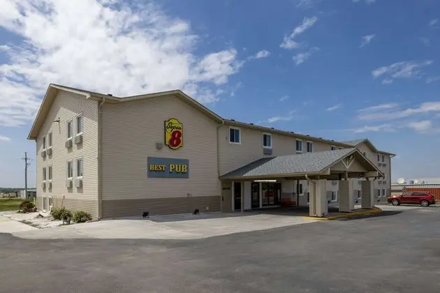 Red Carpet Inn - Omaha