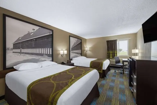 Red Carpet Inn - Omaha