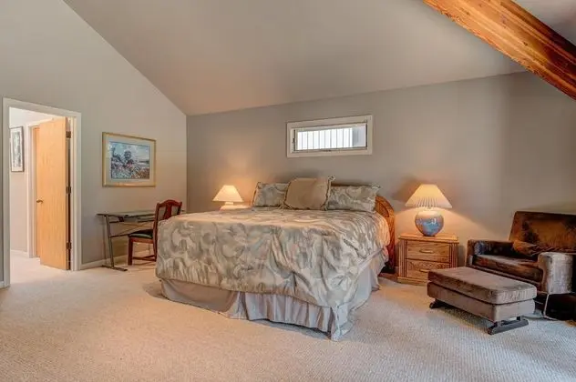 Red Cedar Lane 23 - Oda