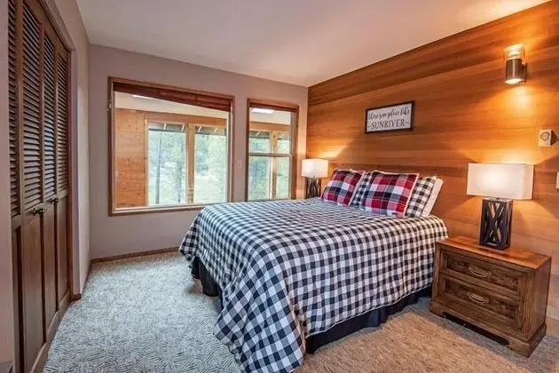 Red Cedar Lane 60 - Oda