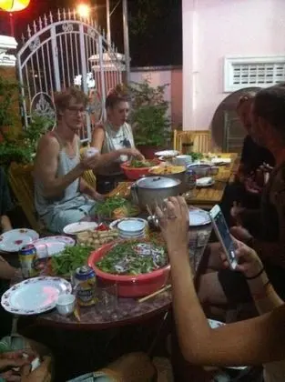 Red Ceramics Homestay - Yerinde Yemek