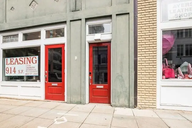 Red Door Apartment 2.0 ~ Heart Of D-twn ~ Lovesac