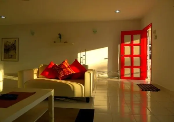 Red Door Apartments - Öne Çıkan Resim