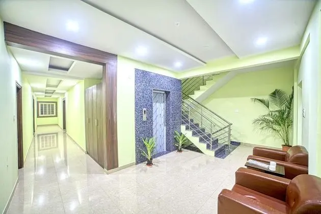 Red Key Airport Transit Hotel Bangalore - Lobi