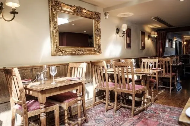 Red Lion Hotel, Hillingdon - Yerinde Yemek