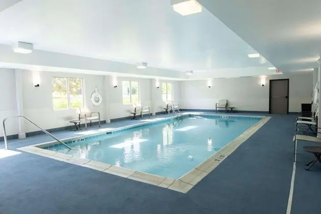 Red Lion Inn Suites Elizabethtown - Havuz