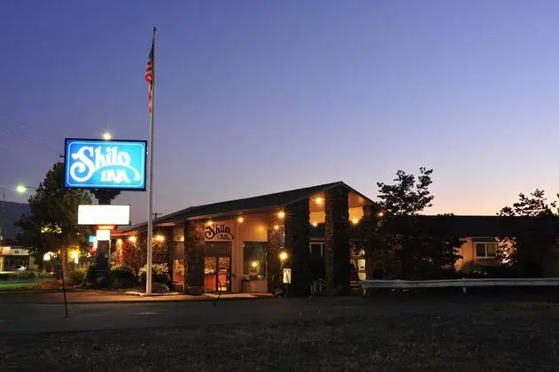 Red Lion Inn & Suites Grants Pass