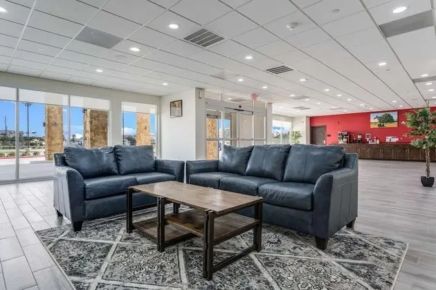 Red Lion Inn & Suites Katy - Lobi