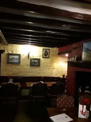 The Red Lion Hotel - Yerinde Yemek