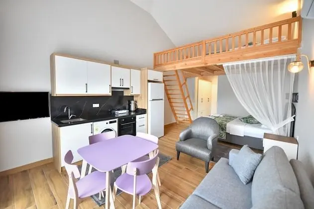 Red Moon Suites - Oda
