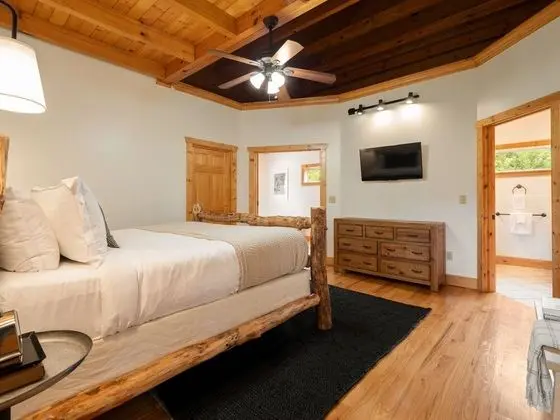 Red Oak by Avantstay Secluded Home w/ Gorgeous Views, Pool, Hot Tub & Large Deck - İç Mekan