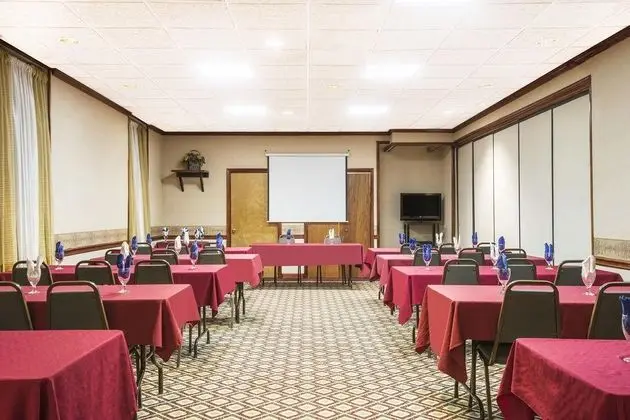 Red Roof Inn Ashtabula - Austinburg