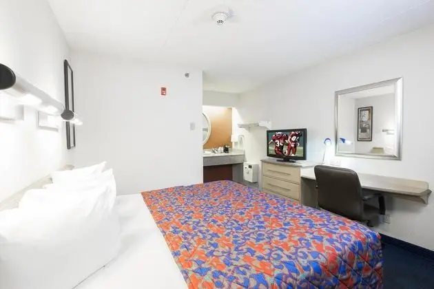Red Roof Inn Boston - Framingham