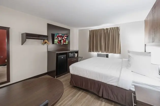 RED ROOF INN BRISTOL