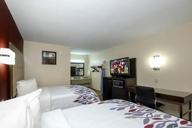 RED ROOF INN COLUMBUS, MS