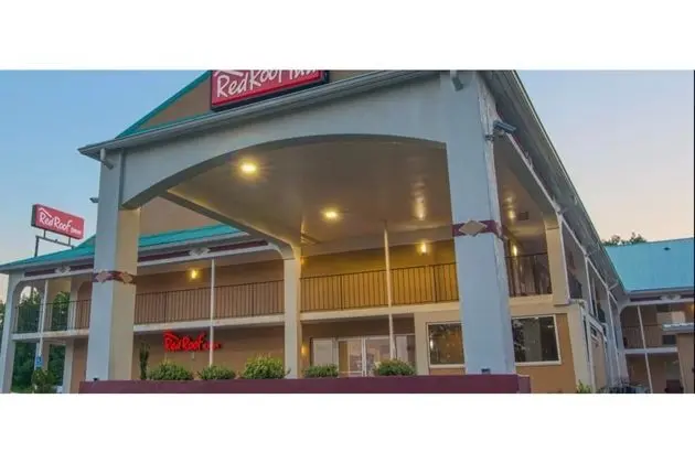 RED ROOF INN CROSSVILLE