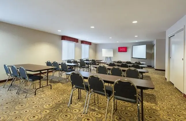 Red Roof Inn Etowah – Athens, TN