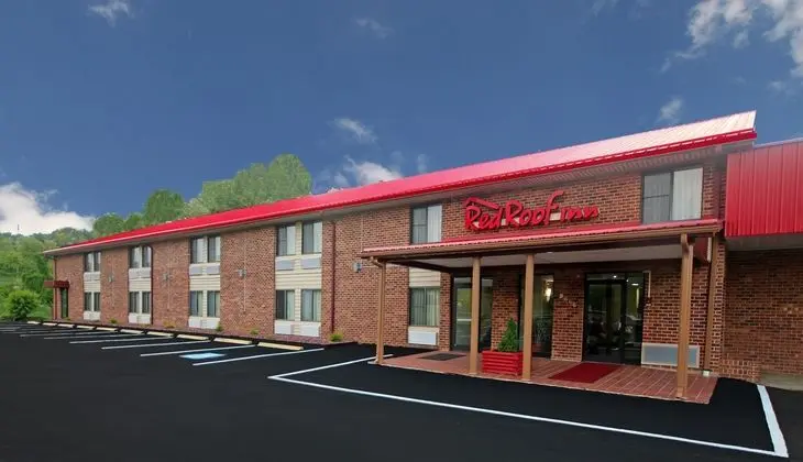 RED ROOF INN HILLSVILLE