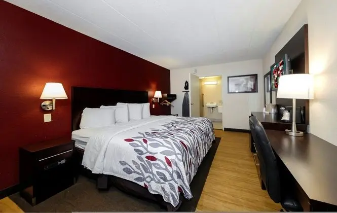 RED ROOF INN LANSING EAST