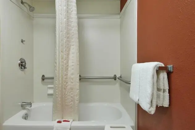 Red Roof Inn Parkersburg - Genel