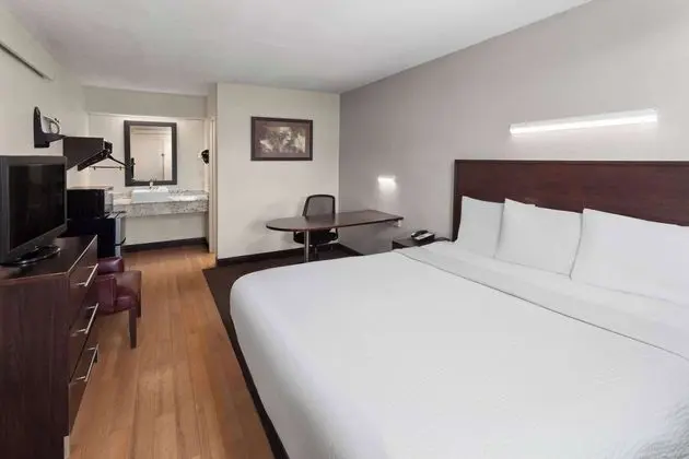 Red Roof Inn Peoria
