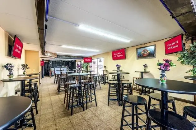 Red Roof Inn Pigeon Forge - Yeme / İçme