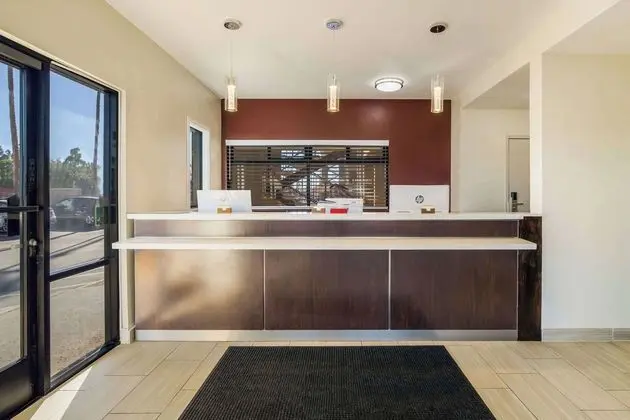 Red Roof Inn PLUS+ Chula Vista - Lobi