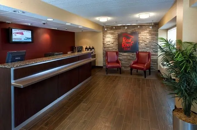 Red Roof Inn PLUS+ Philadelphia Airport - Lobi