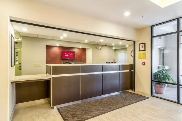 Red Roof Inn PLUS+ Tempe - Phoenix Airport - Lobi