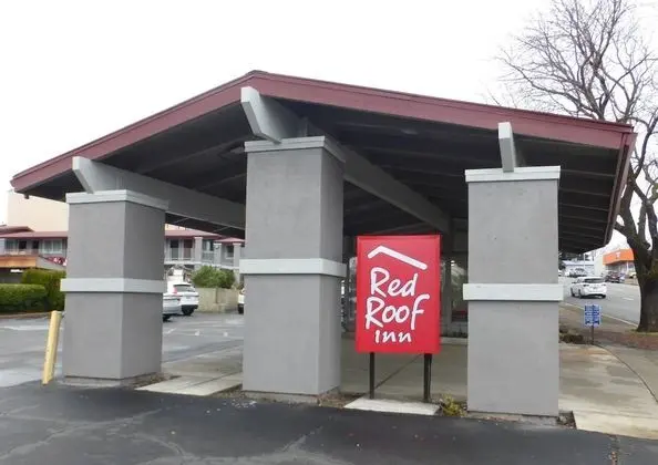 Red Roof Inn Redding - Dış Mekan