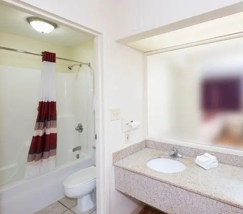 Red Roof Inn & Suite Wyhteville