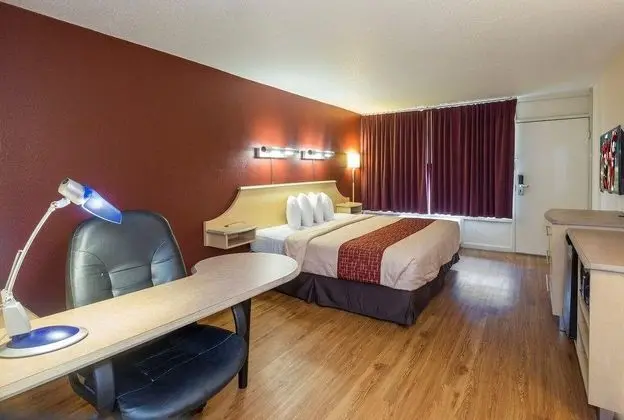 Red Roof Inn & Suite Wyhteville - Genel