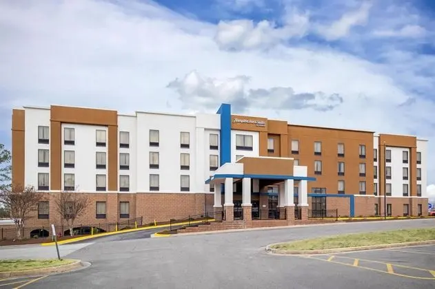 Red Roof Inn & Suites Augusta West - 1