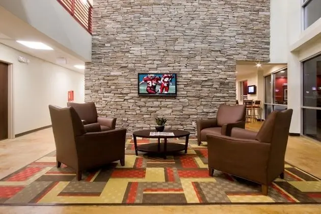 Red Roof Inn & Suites Beaumont - Lobi