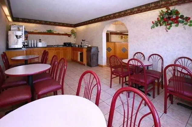 Red Roof Inn & Suites Cave City