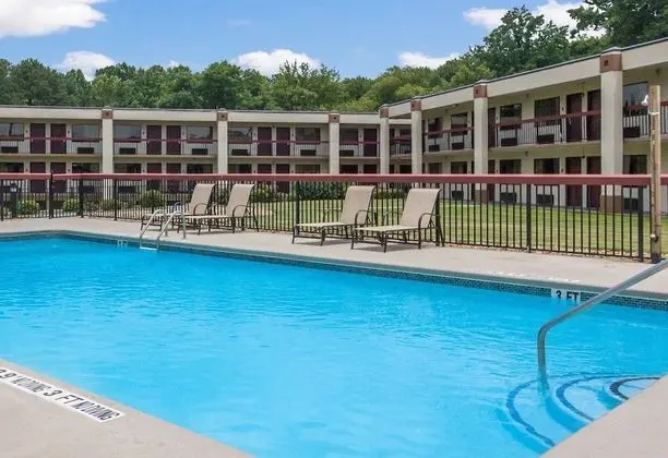 Red Roof Inn & Suites Commerce - Athens