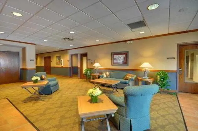 Red Roof Inn & Suites Dekalb